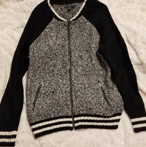 EUC American Eagle Medium Sweater Jacket in Black and White